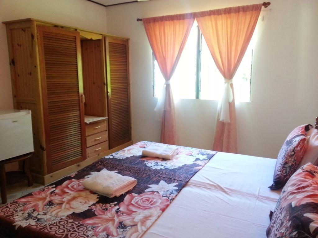 Zanboza Guesthouse La Digue Bilik gambar
